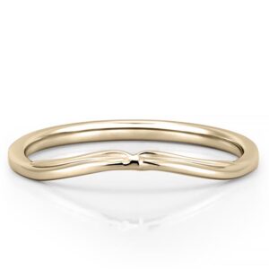 elegant-yellow-gold-wedding-band-with-notch