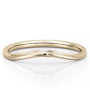 elegant-yellow-gold-wedding-band-with-notch