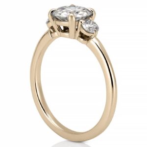 engagement-ring-with-three-stones-yellow-gold