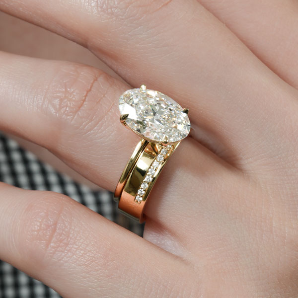 Do Amore Mae engagement ring on hand instagram