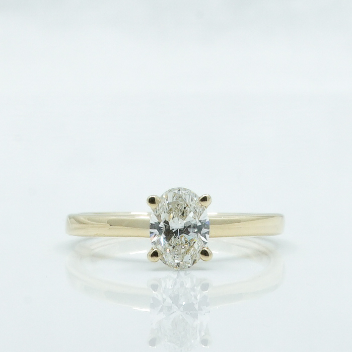 oval-diamond-classic-solitaire-engagement-ring