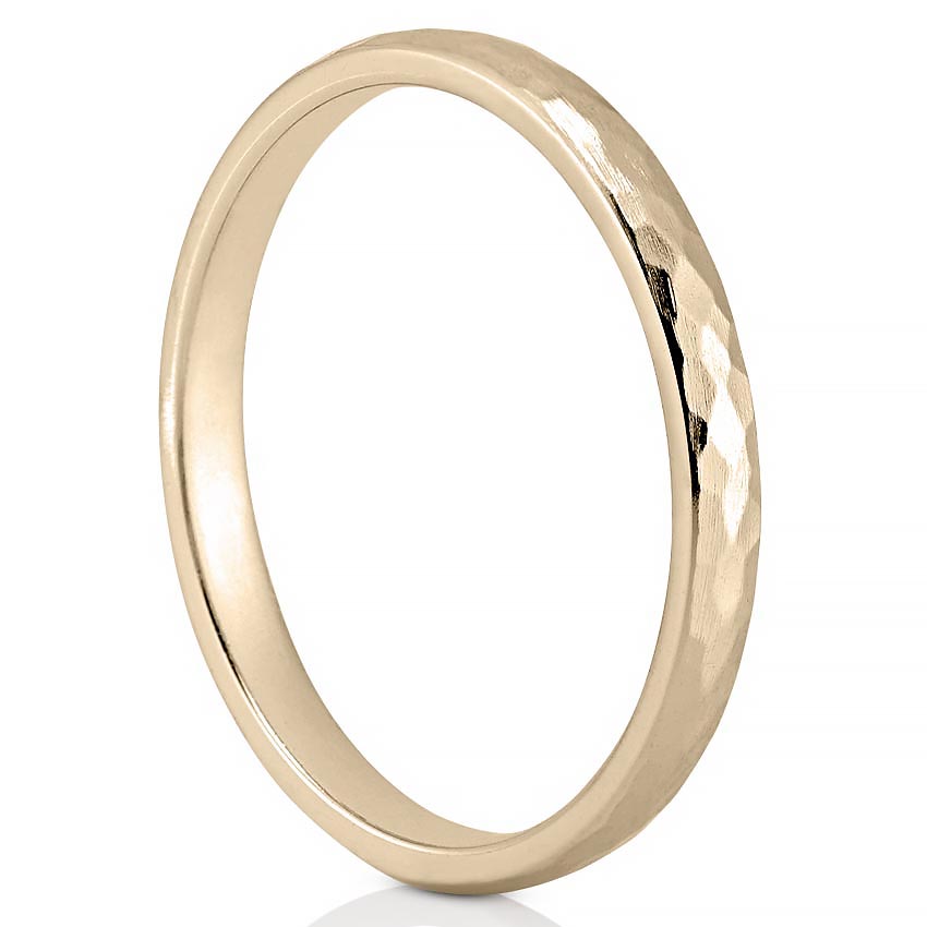 wedding-band-with-delicate-hammered-detail-in-yellow-gold