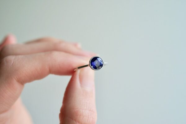 Callan-6.5mm-Round-Blue-Sapphire-White-Gold-1-scaled