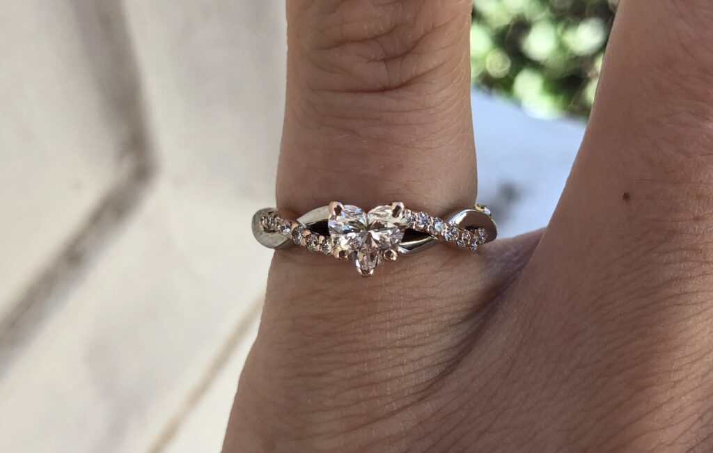 Heart diamond in twist band