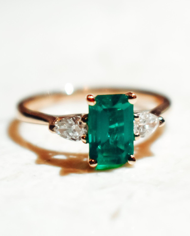 Emerald engagement ring like Jennifer Lopez's engagement ring