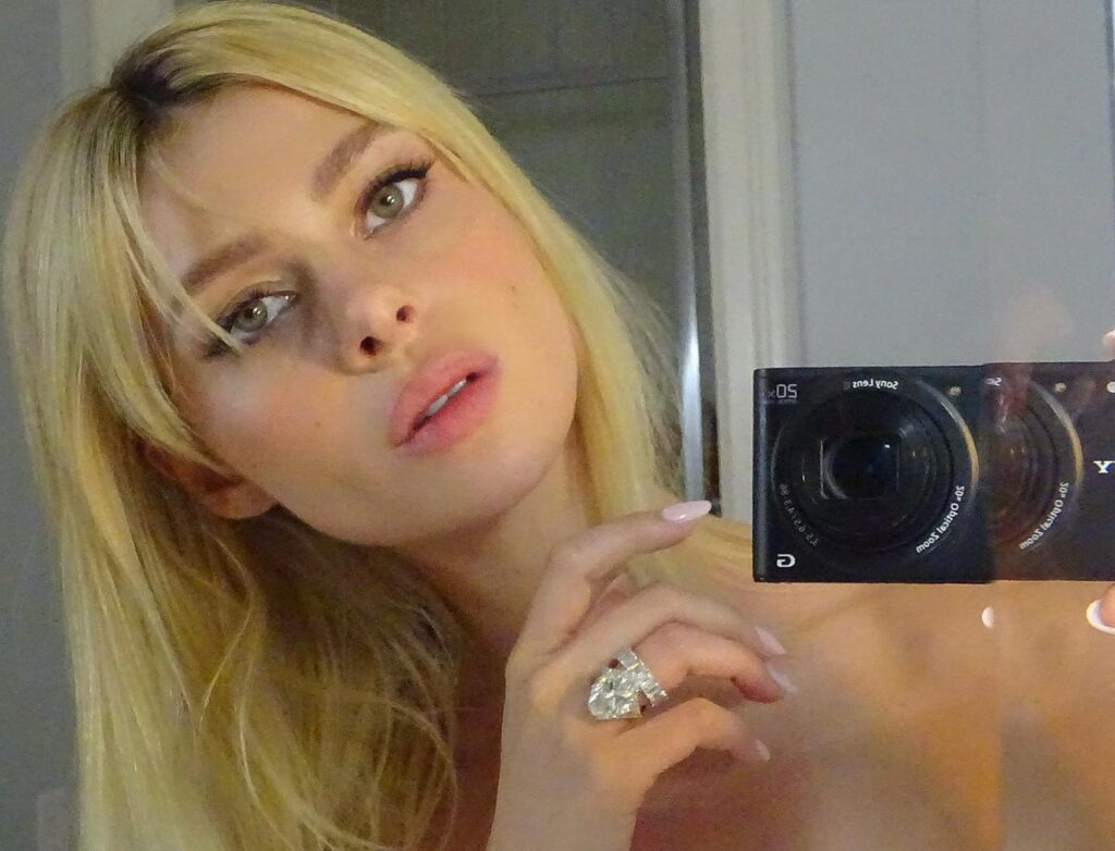 Nicola Peltz Engagement Ring Close Up