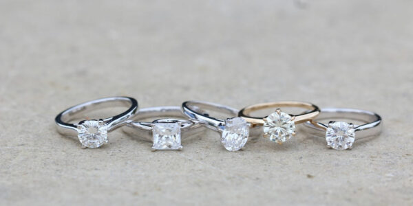 engagement-rings-with-white-sapphires