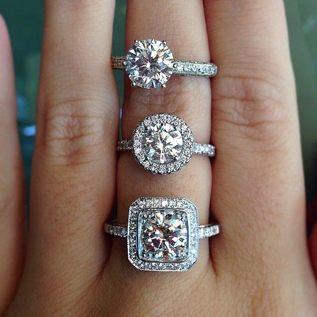 diamond grading comparison of engagement rings with halos and no halo