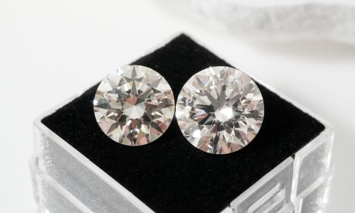 4 carat Round Lab Grown Diamond 10.14mm x 10.19mm x 6.34mm Vs. Round 3.10 carat Natural Diamond 9.32mm x 9.34mm x 5.79mm