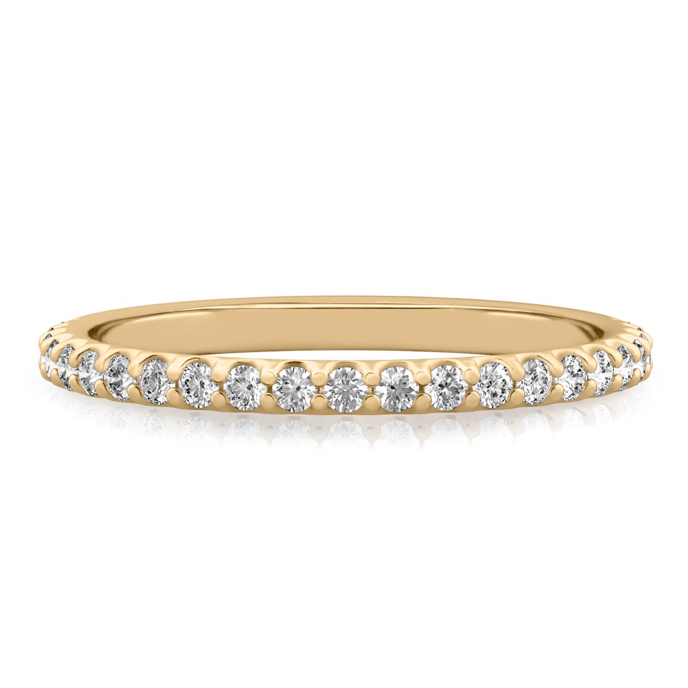 shared prong wedding band in yellow gold