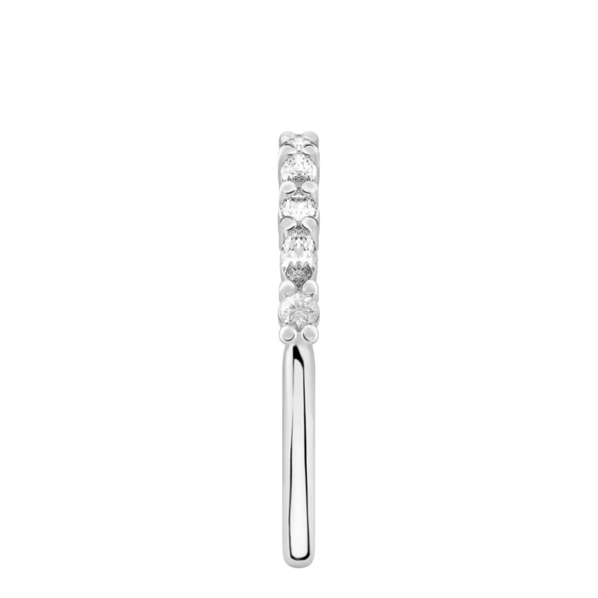 Side view of marquise and round diamond band palladium