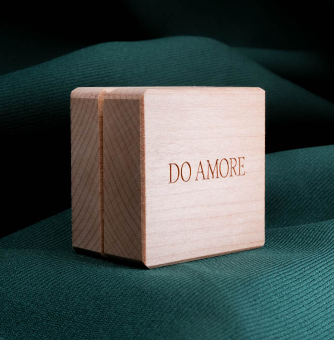 Side view of Do Amore Outside Box
