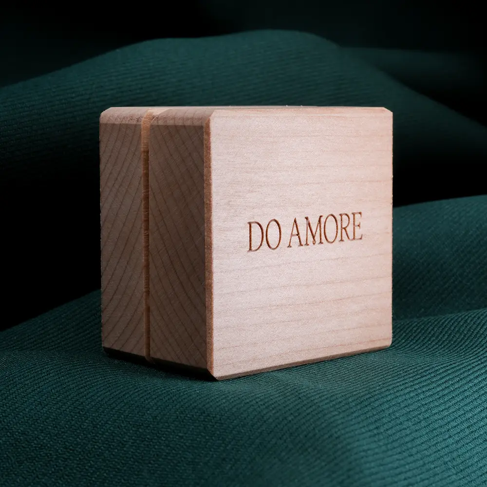 A-sustainable-packaging-doamore-box-closed2
