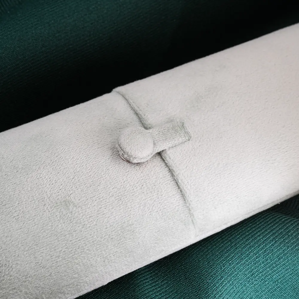 Everyday-Tennis-bracelet-vegan-velvet-closed-doamore